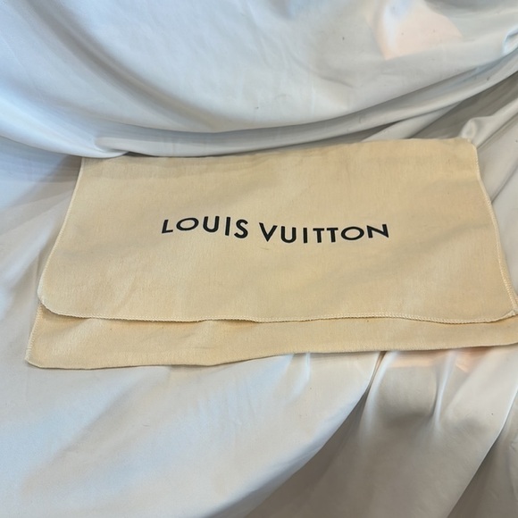 Authentic Louis Vuitton wallet dust bag each sold separately - Picture 13 of 15